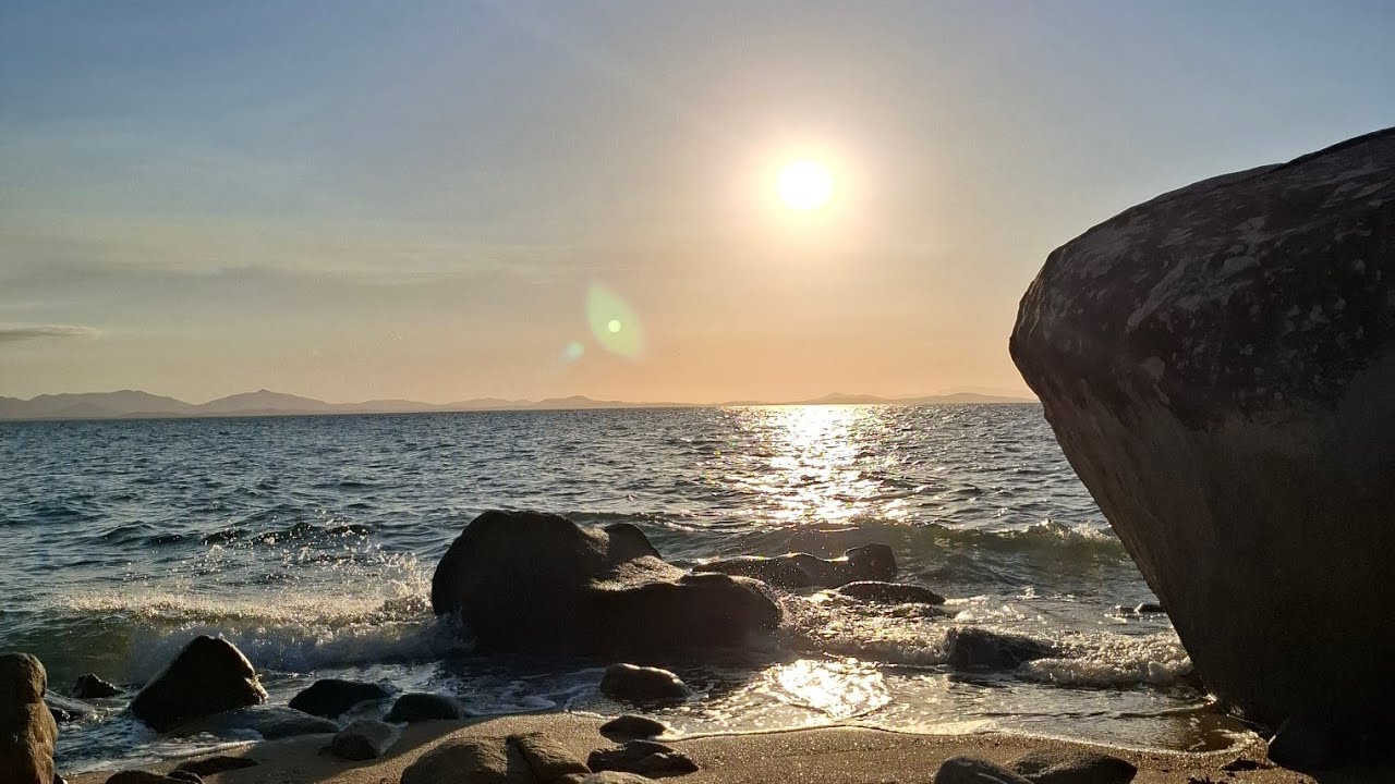 Part 1 Fraser Island Adventure - Townsville to Clairview via Hydeaway Bay