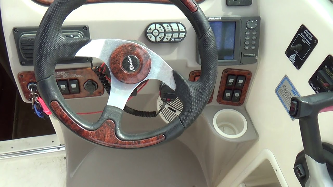 2005 Rinker 282 Captiva