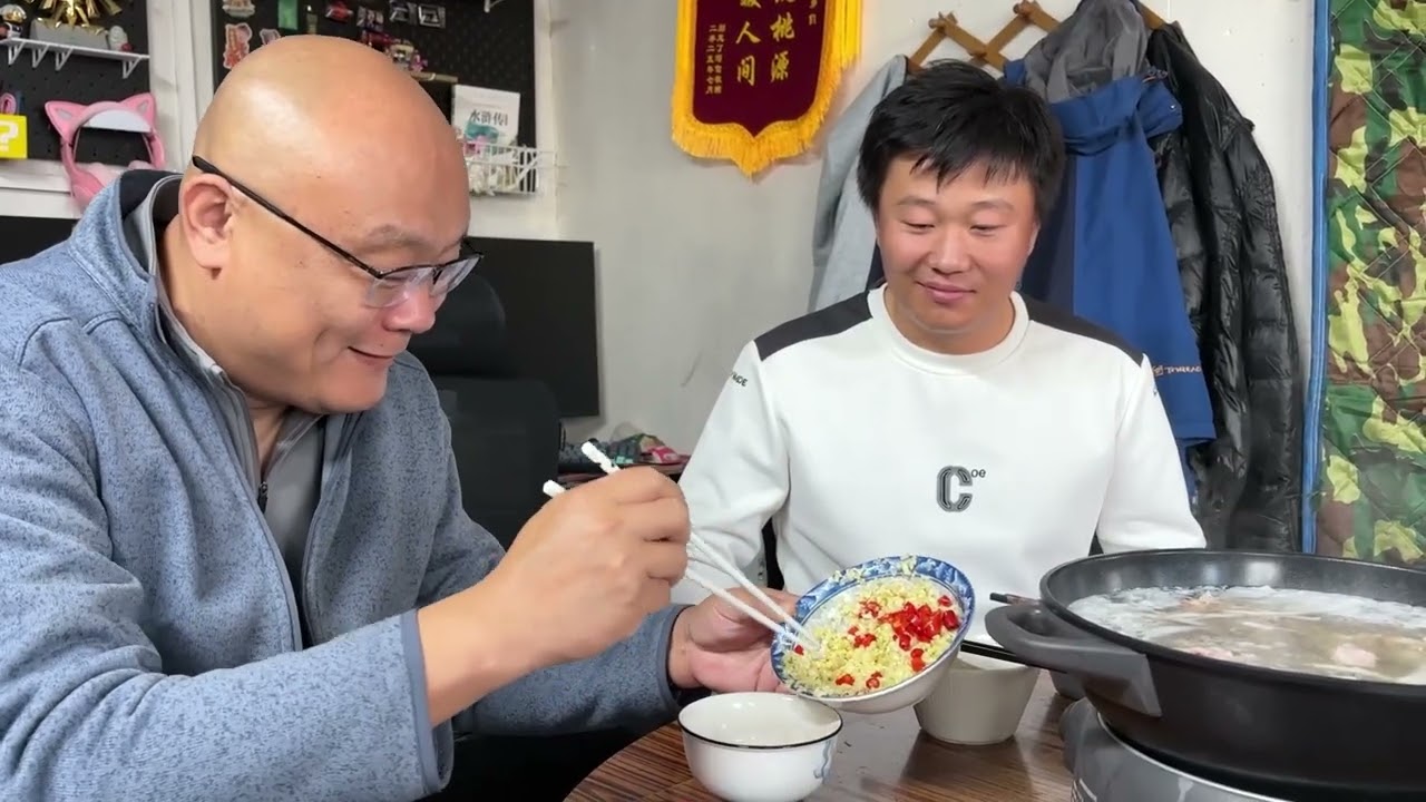 辞职后回农村和兄弟们一起生活，100元租的小院里到底有什么秘密