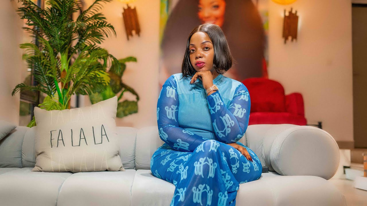 Naomie na Dadu: Kurugutura!! reka kuba nk'ibaba mumuyaga. uri inkingi.