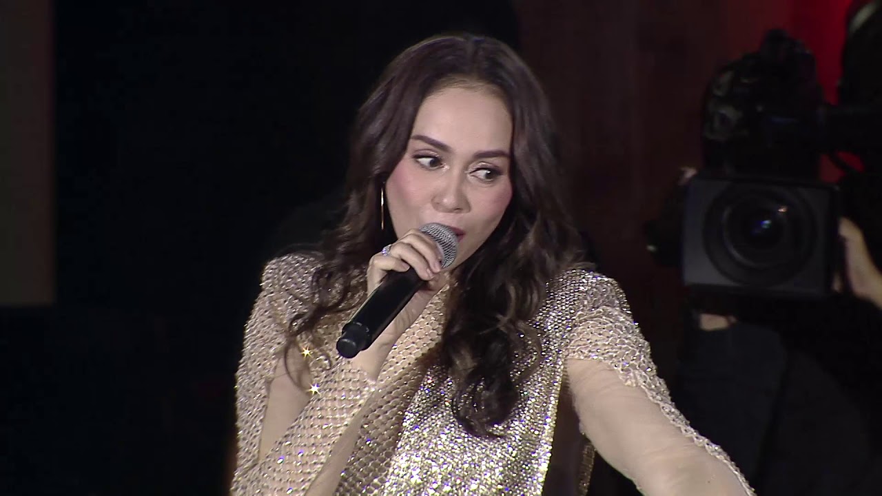 ขอโทษที่กวนใจเธอ - นัท มีเรีย (Live Session)