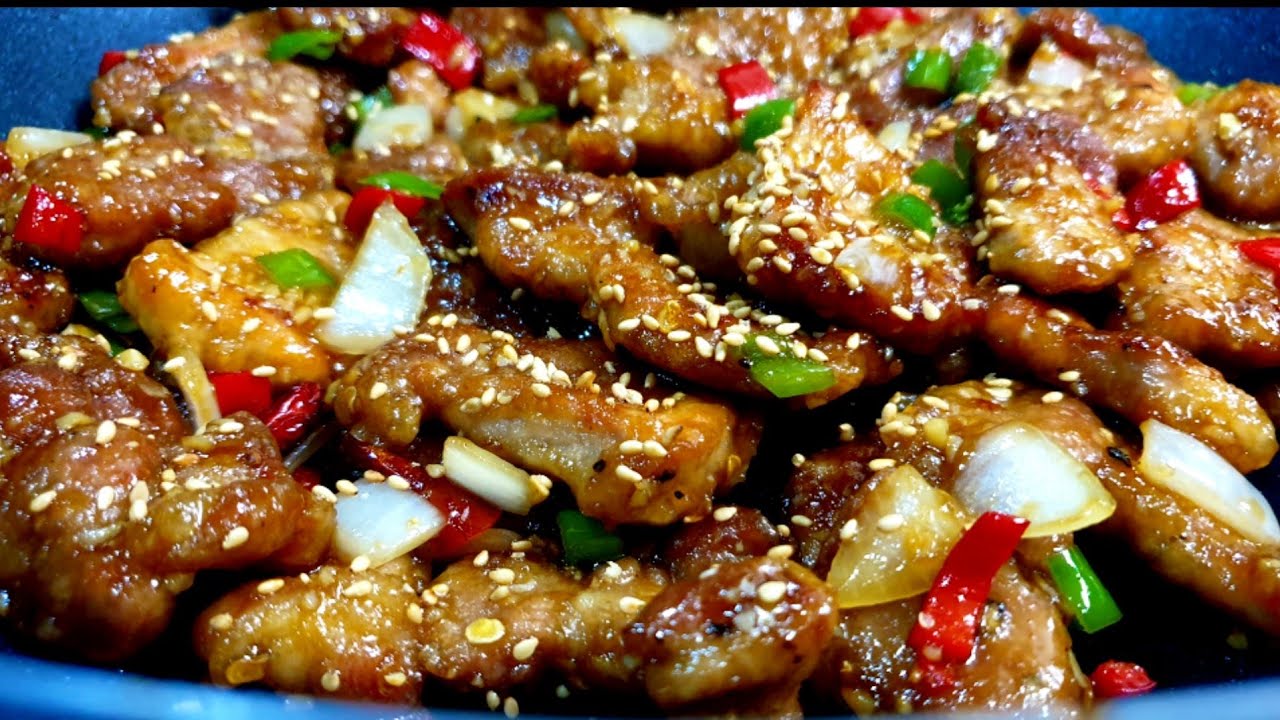 우리 조카가 제일 좋아하는 요리 중 하나에요😄 깐풍기보다 맛있다며 젓가락들고 접시째 핥아먹네요