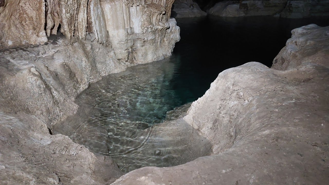 Coventosa, sala Macarroni, gourgs y sala Fantasmas (Cantabria)