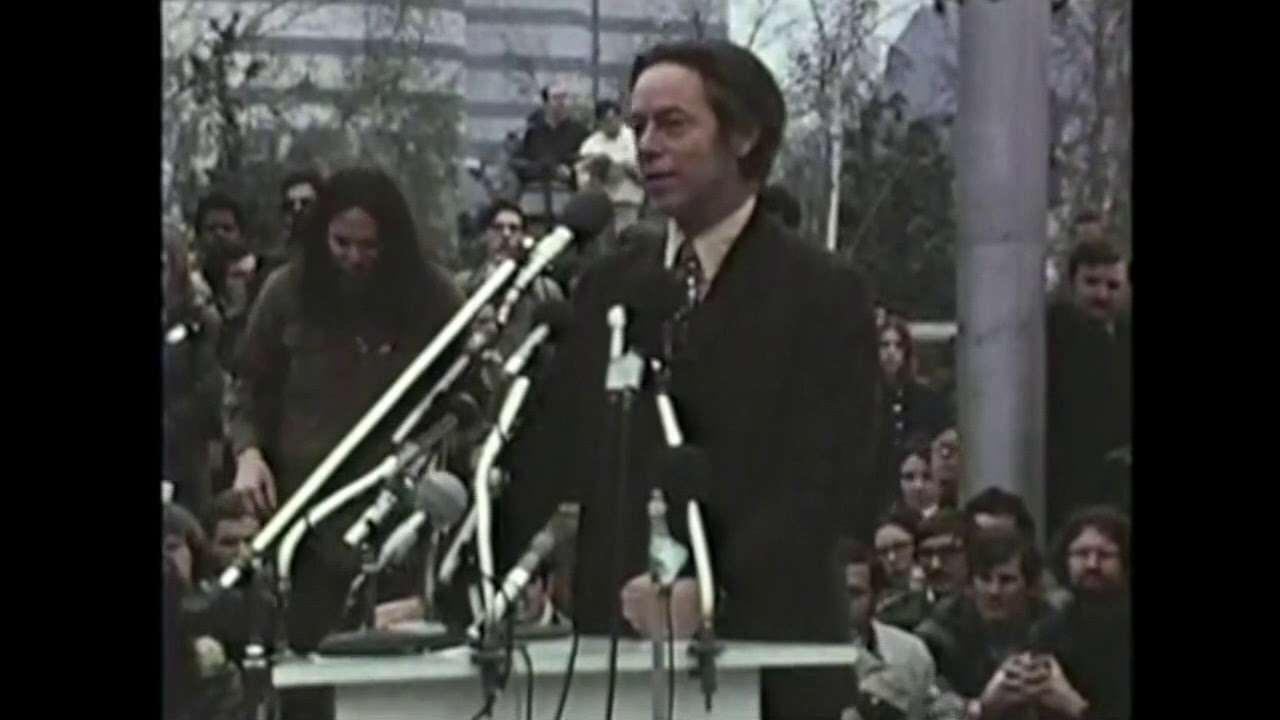 Alan Watts - We Put Ourselves In Boxes (Rare Footage)