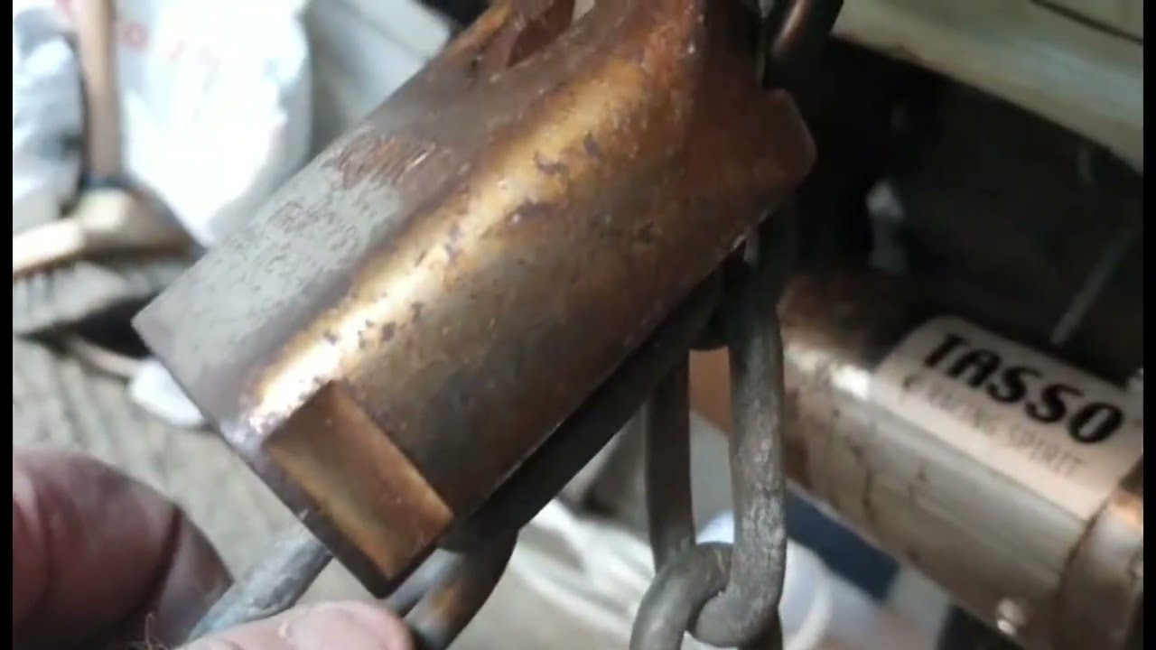 Center stand lock