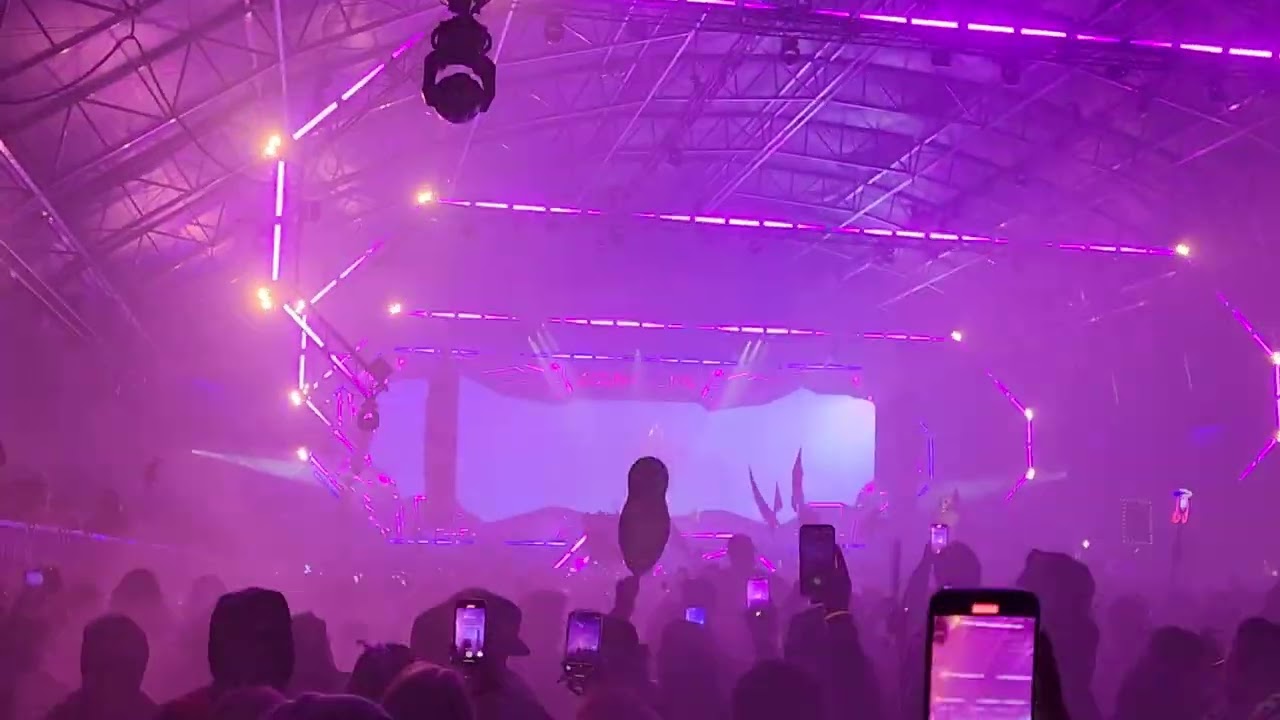 The Chainsmokers - Closer / Fast Car - Countdown 2023 Closing song