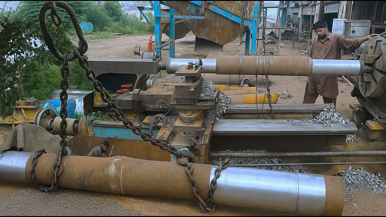 Broken Shaft Stuck into the Heavy Stone Crusher Hammer – We Fixed It in a  Strange Way| Unbelievable