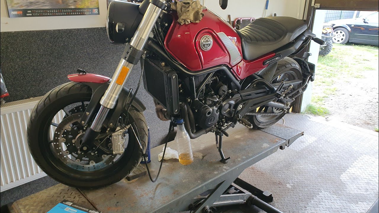 Benelli 500 wymiana płynu hamulcowego. jak odpowietrzyć układ hamulcowy
