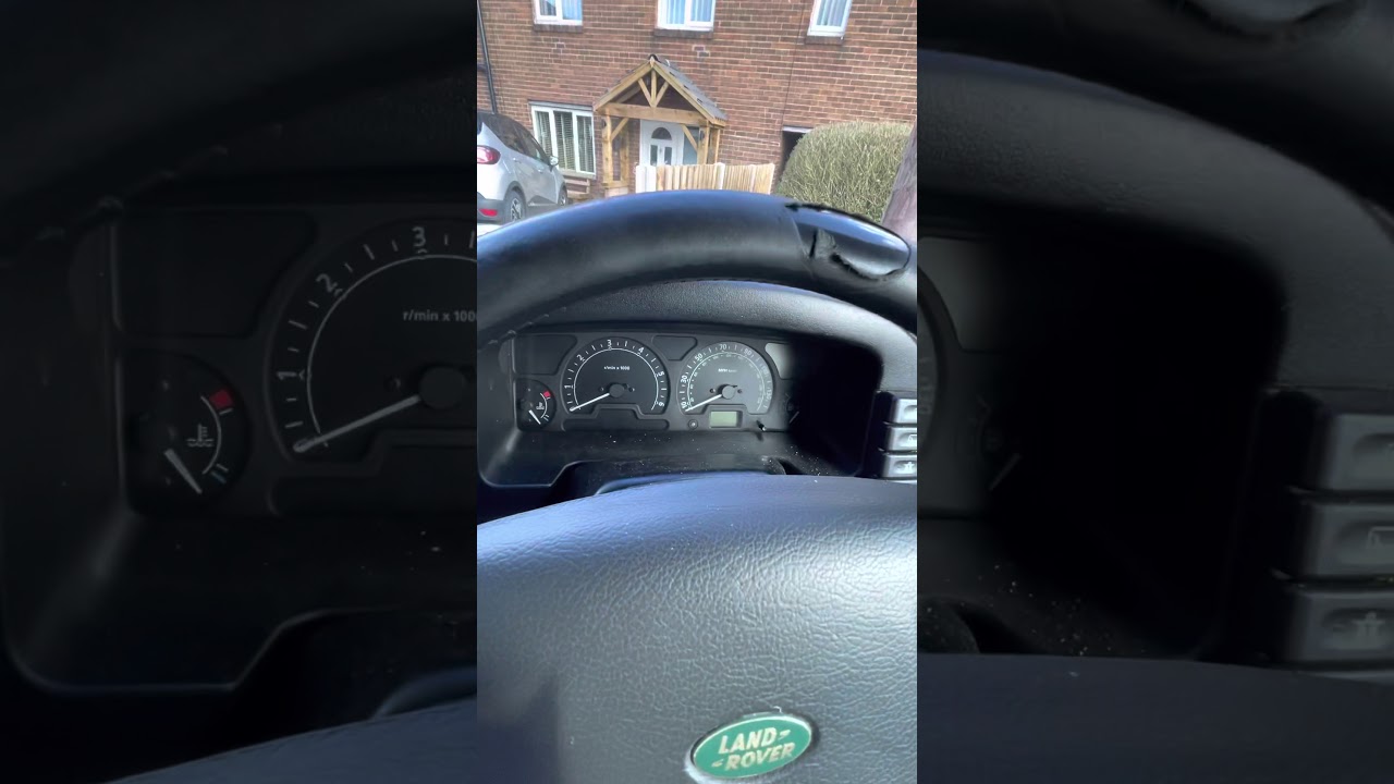 Land Rover discovery 2 clock / cluster removal
