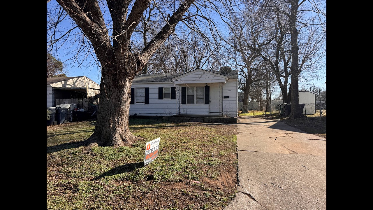 3 bedrooms with 1 bath home for rent at 1104 SE 39th near !-35 and Grand Blvd.  February 22, 2026