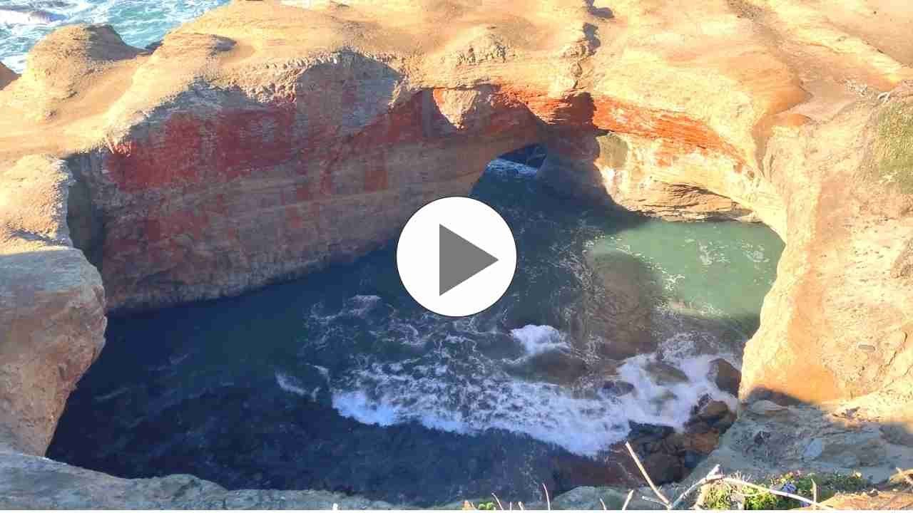 Devils Punch Bowl Arch, Otter Rock Oregon - Adventure Guru