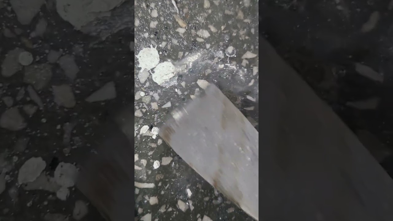 수성페인트 지우는방법  오래된 수성페인트지우는방법  얼마안된수성 페인트지우는방법 바닥에묻은수성페인트지우기