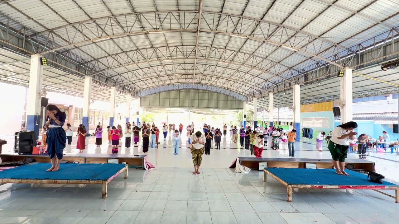 ซ้อมรำบวงสรวงย่าโมที่โรงเรียนสุรนารีสองวันที่21/2/96