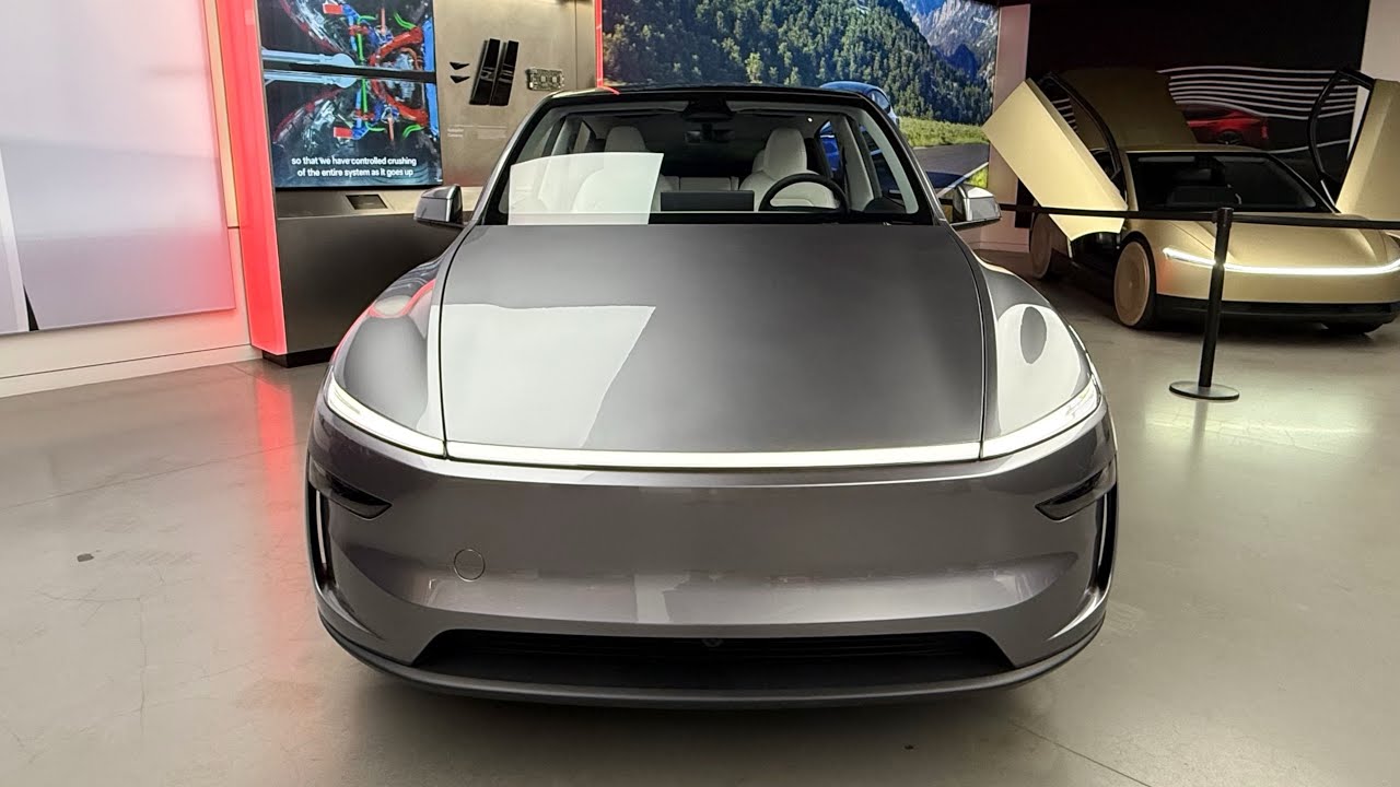 Tesla Model Y 2025 In-Depth Analysis: Infotainment, Tech & Features Unveiled