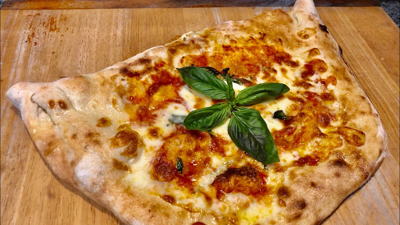 PIZZA DEL DIA 🍕 (4) l Calzone napolitano.