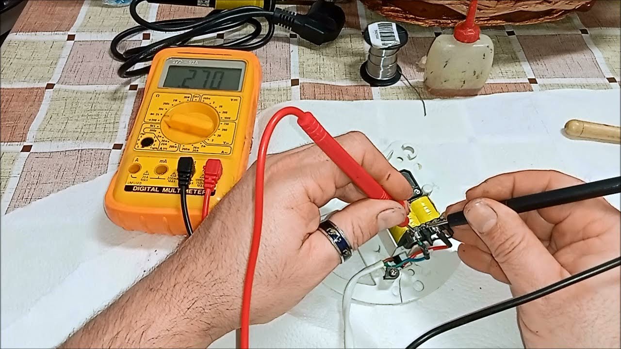 Reparación de una exprimidora eléctrica 
