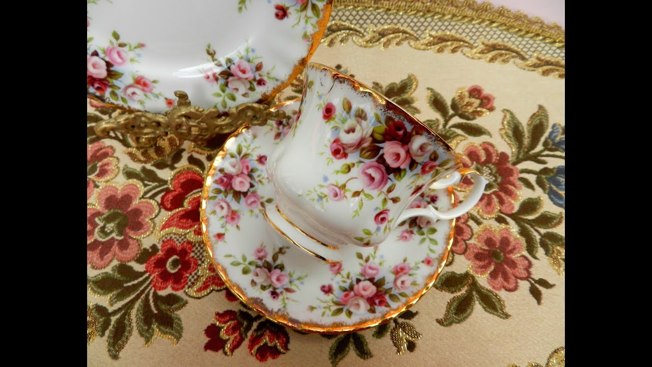👑*ROYAL ALBERT*👑*DELUXE PORCELAIN*👑