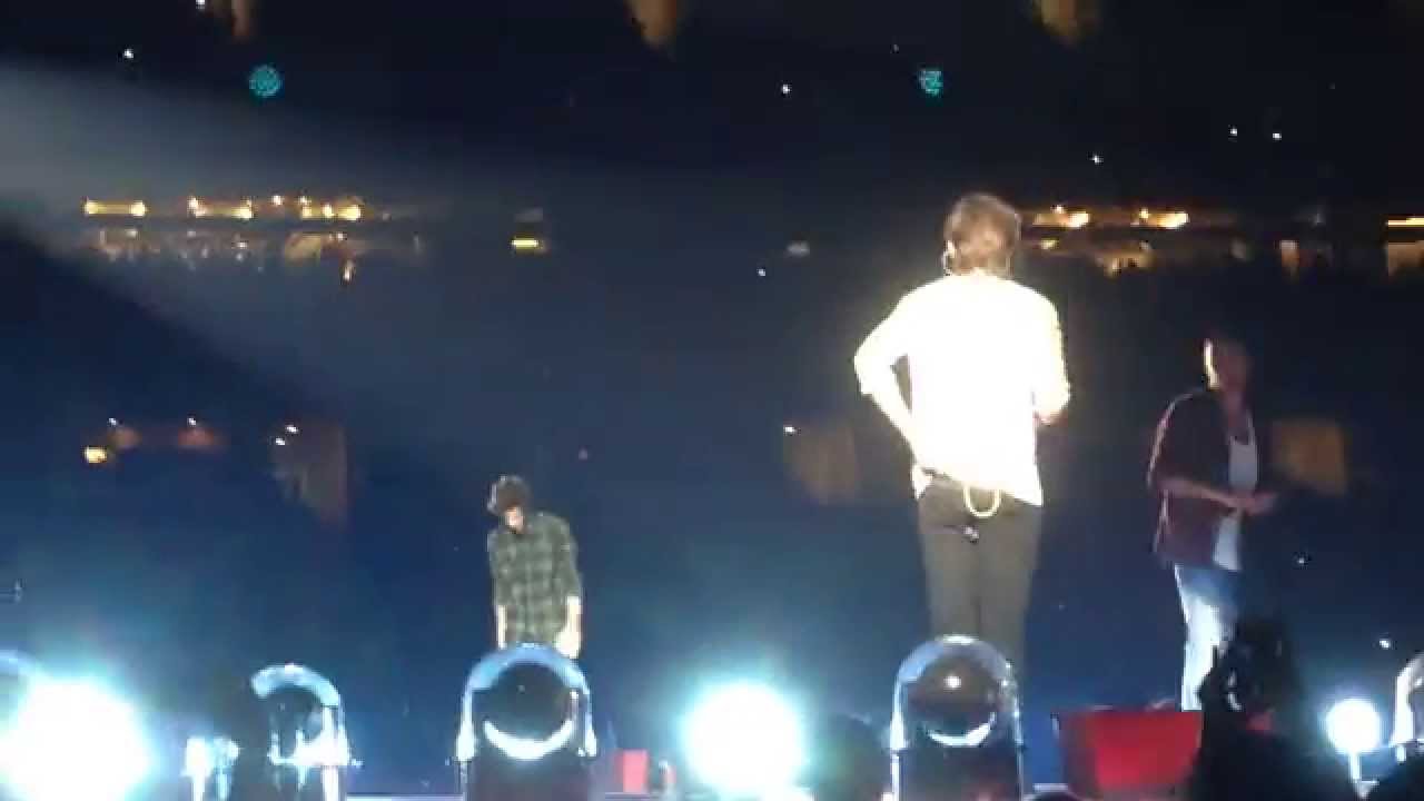 One Direction - Rock Me - Dallas