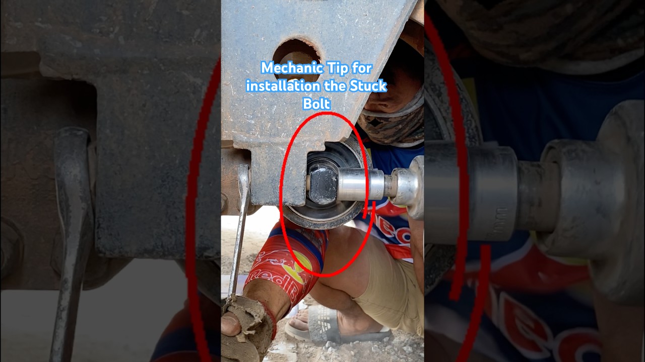 Mechanic Tip for installation the Stuck Bolt. #tools #tips #machine #mechanic #skills #asmr #shorts
