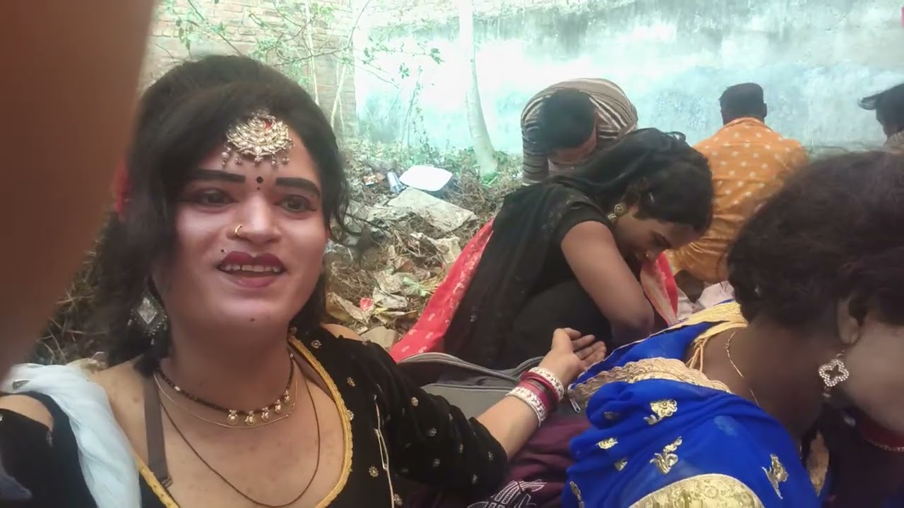 Master Bajrang Bahadur patel ji ki nautanki ke sabhi kalakaro se bat cheet karte samay ♥️