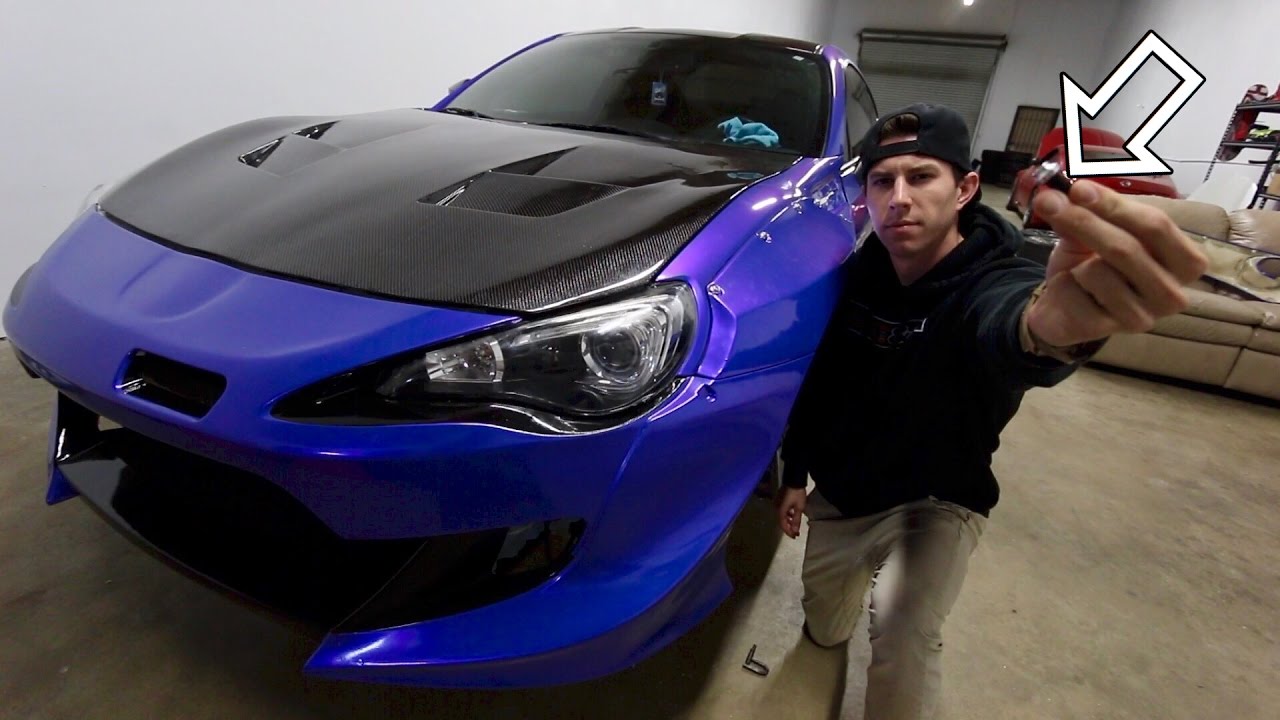 Mounting the Widebody with fancy hardware!