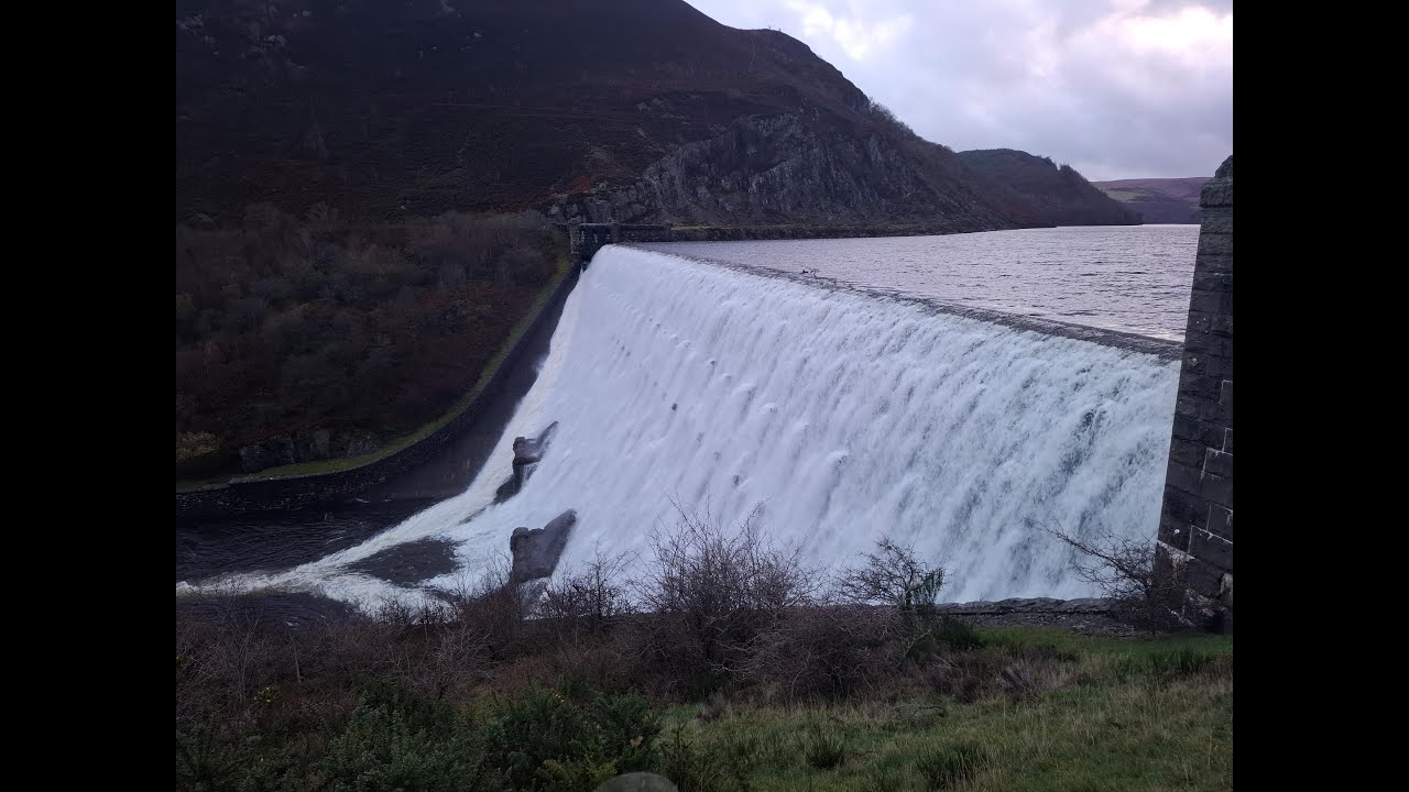 Elan Valley Walk - Caban Coch Dam Overflowing