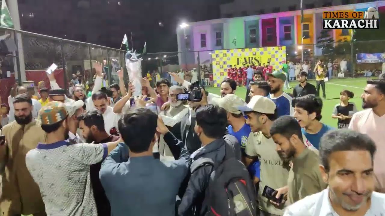 PSL Trophy Reaches Lyari’s Kakri Ground, Footballers and Fans Celebrate with Excitement | Karachi