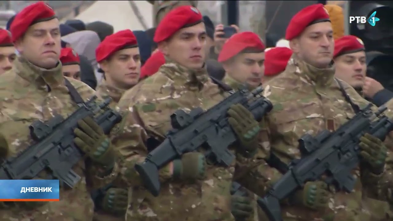 Svečanim defileom na Trgu Krajine u Banjaluci završeno obeležavanje Dana Republike Srpske