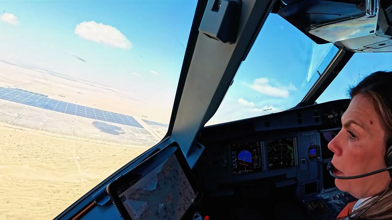 Airbus 321 Epic Landing Dubai Airport | Cockpit View | Airline Pilot Life