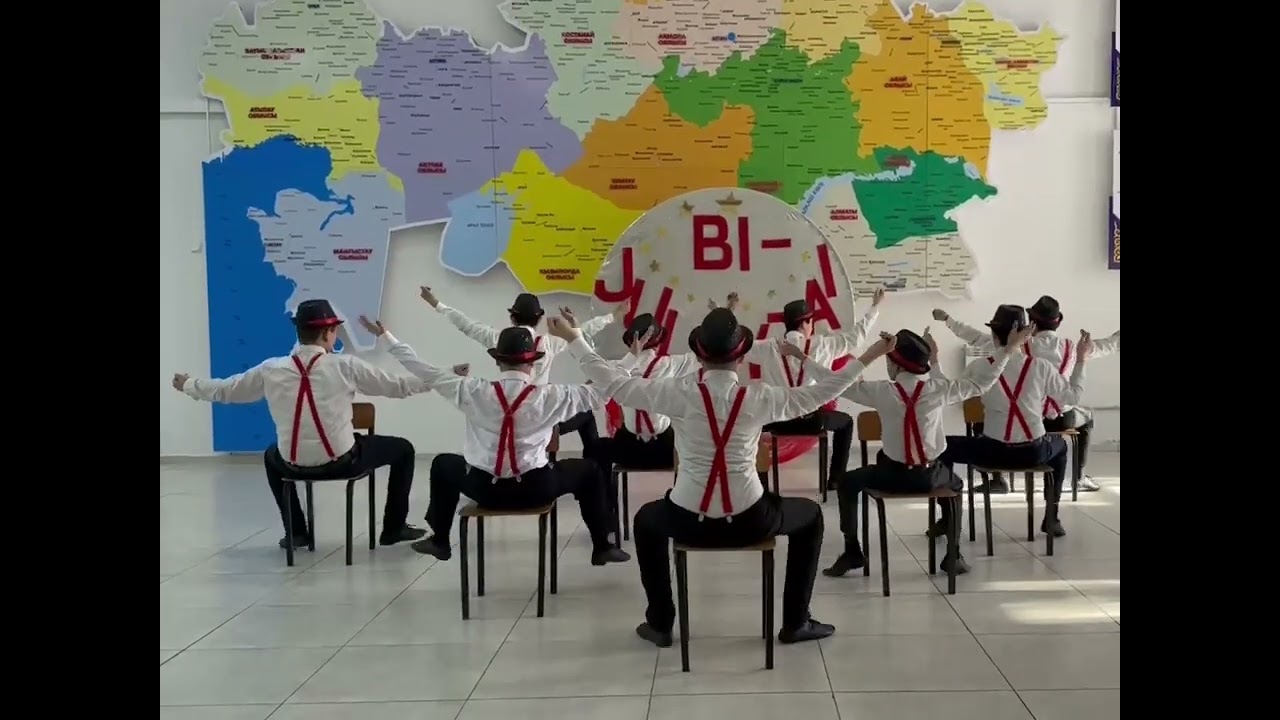 Шляпа биі