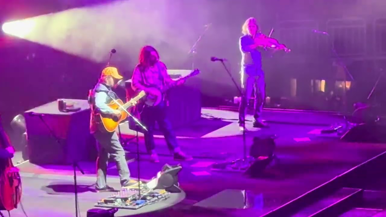 Billy Strings “Malfunction Junction” KFC Yum Center-Louisville, Ky 12/5/2025