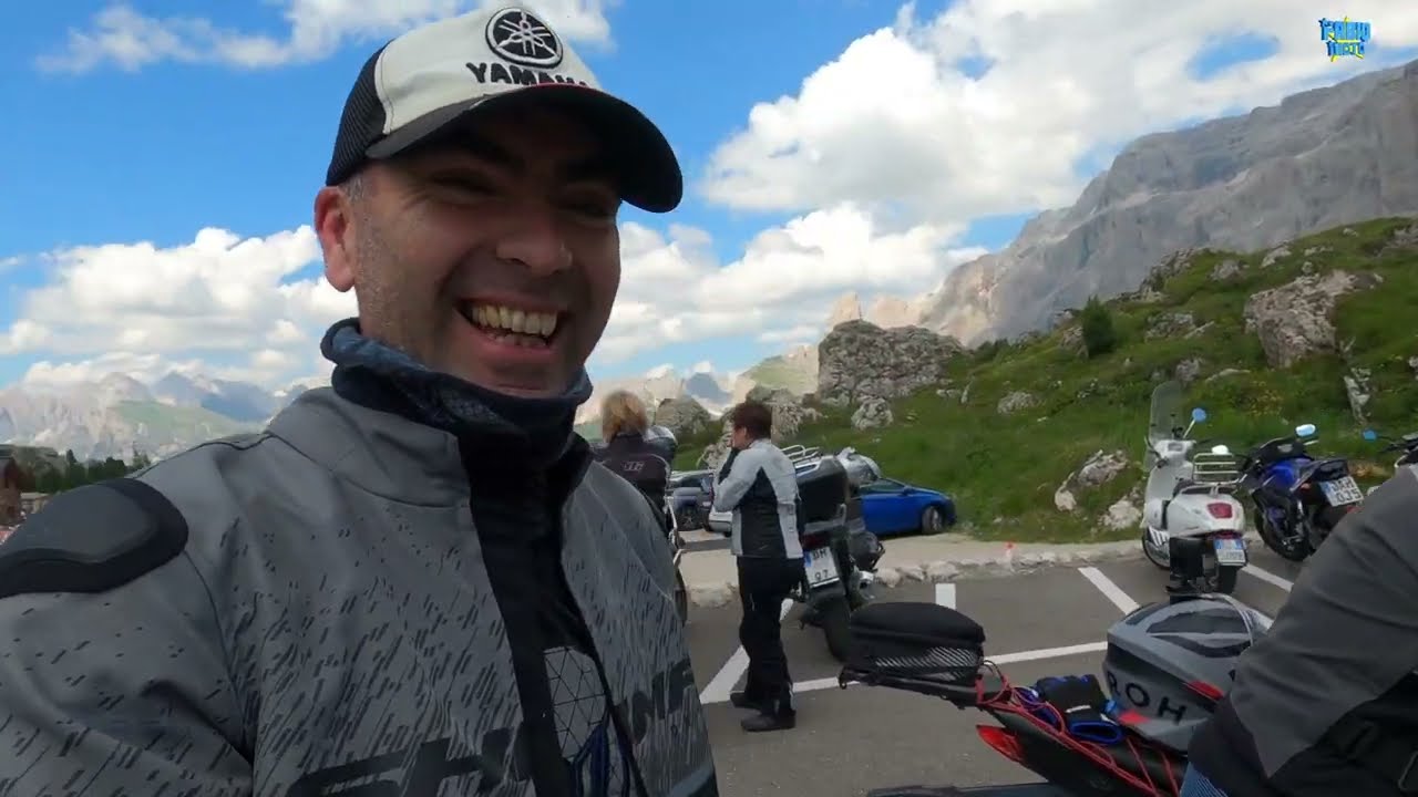 2022 Dolomity  ITA  motocyklem z FabiqMoto Vlog 22.50 - tradycyjny obiadek na przełęczy