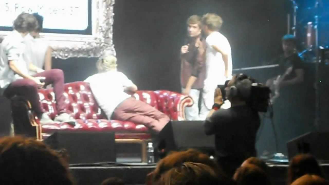 Twitter Questions at One Direction Up All Night Tour in Tampa, FL 6/29/2012