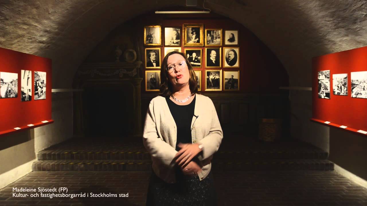 Madeleine Sj&ouml;stedt gratulerar Stadsmuseet 75 &aring;r