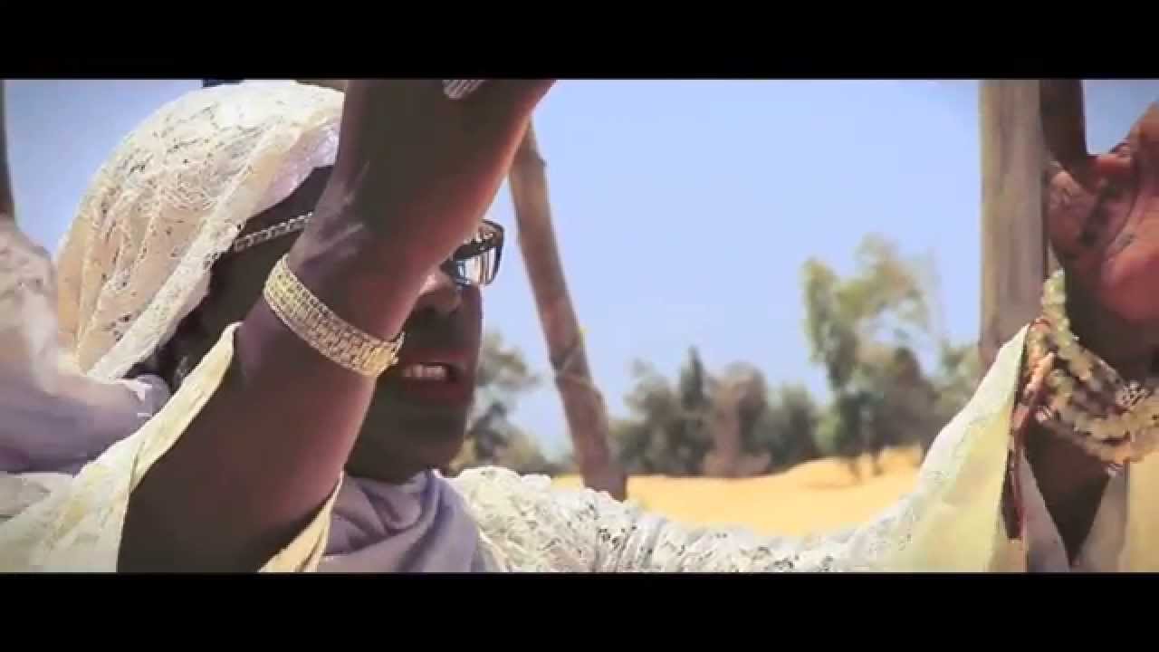 ADJIA FABINTA NDIAYE MOUKHTAR - Abouna Aboubakrine … Réal / NOMAD