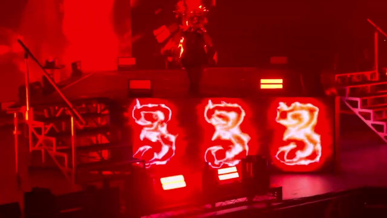 Babymetal performing “Song 3” off Metal Fourth at 713 Music Hall in Houston
