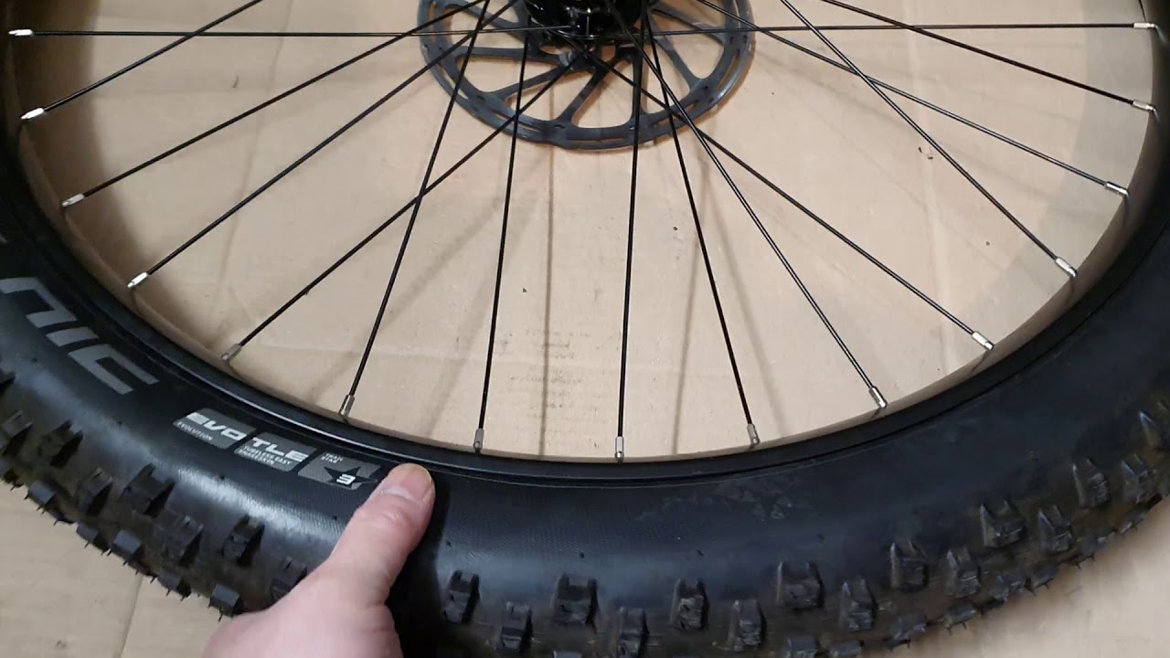 Easy Break stubborn bead with foot - MTB tyre