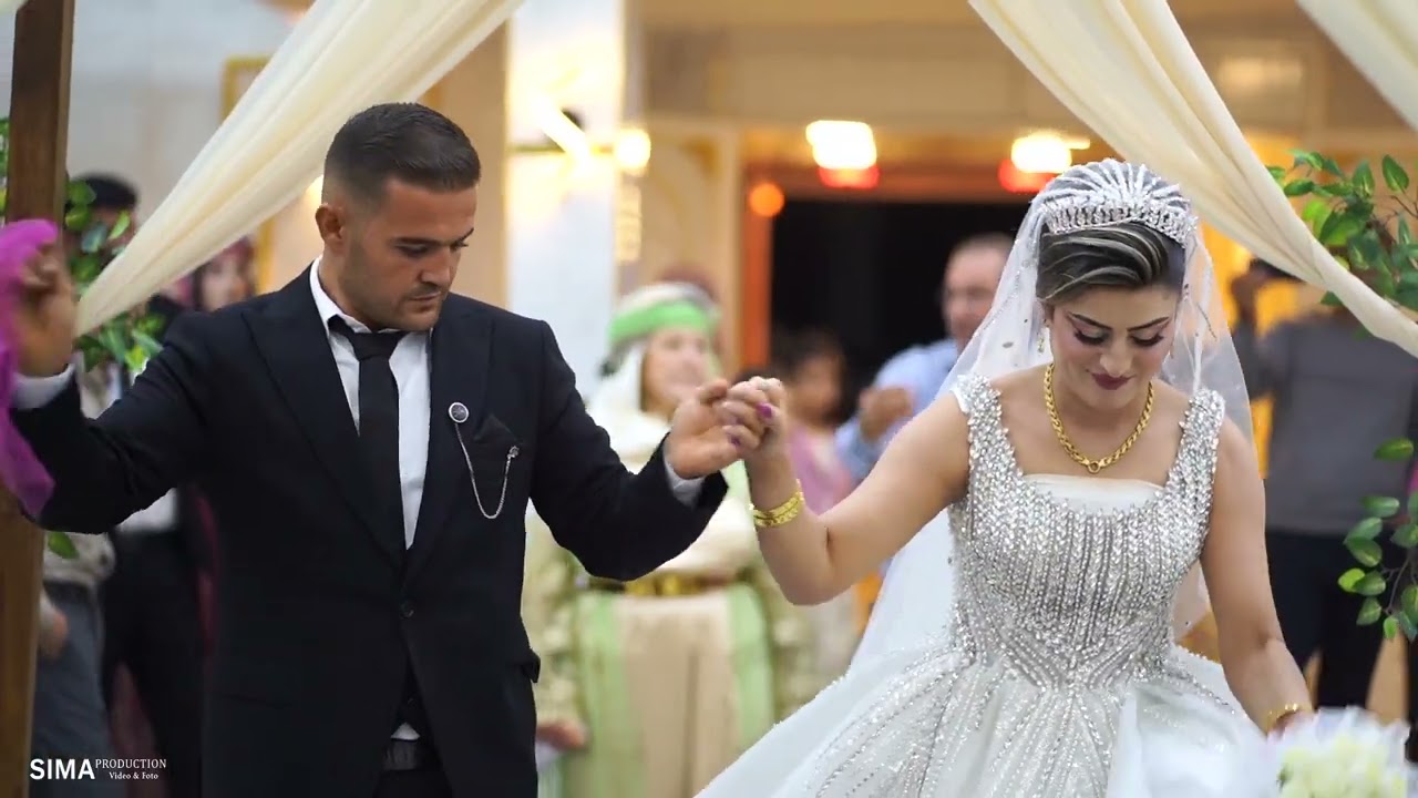 ٢
