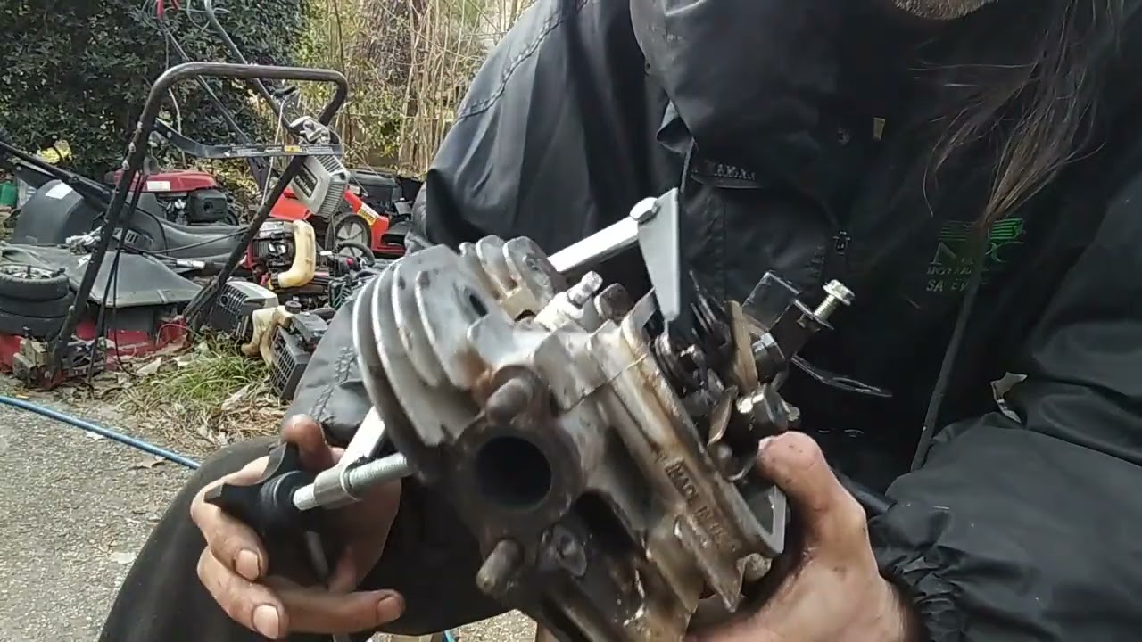 Kawasaki FH580v head removal