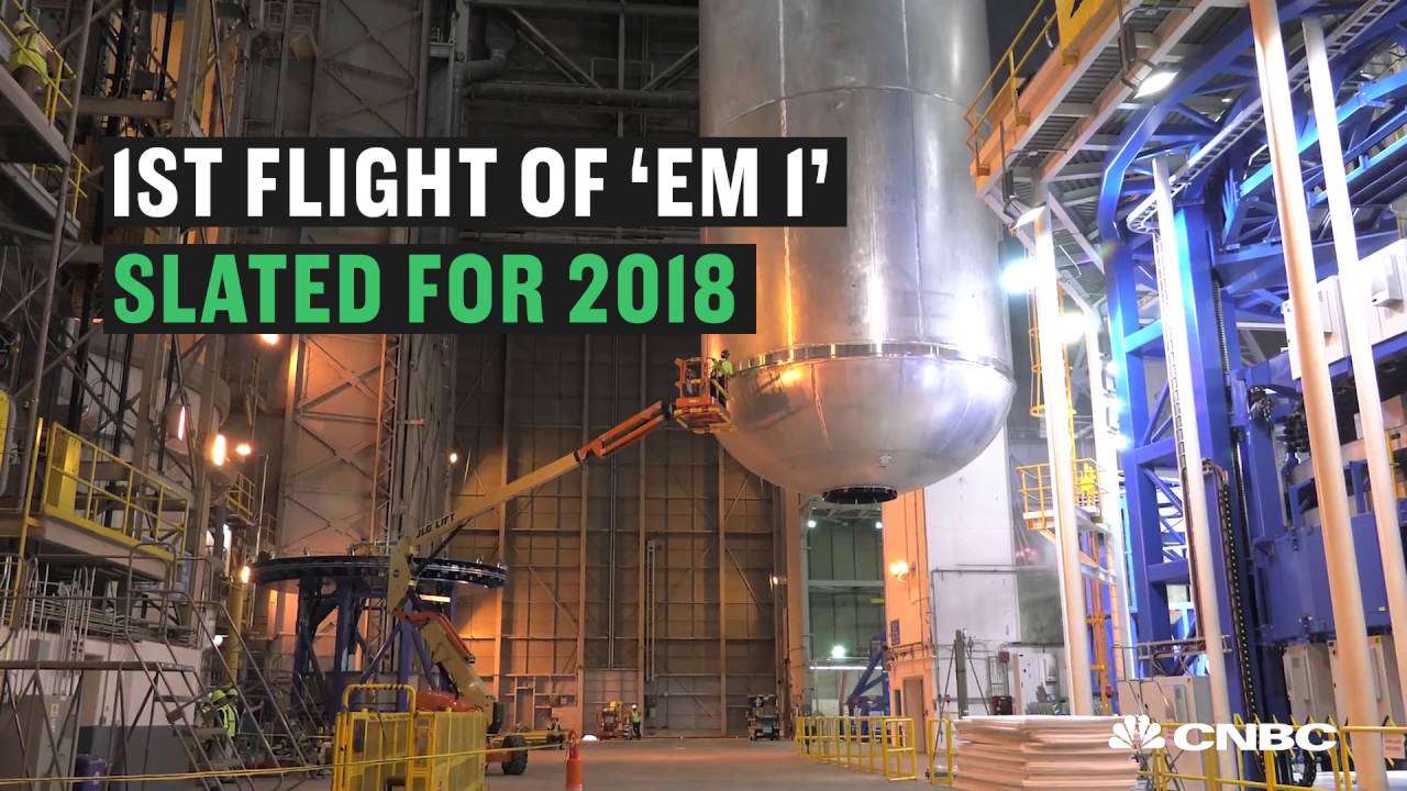 Watch how NASA assembles its rocket fuel tanks | CNBC International