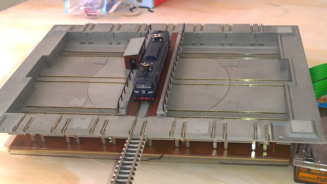Minitrix Transfer Table N Scale