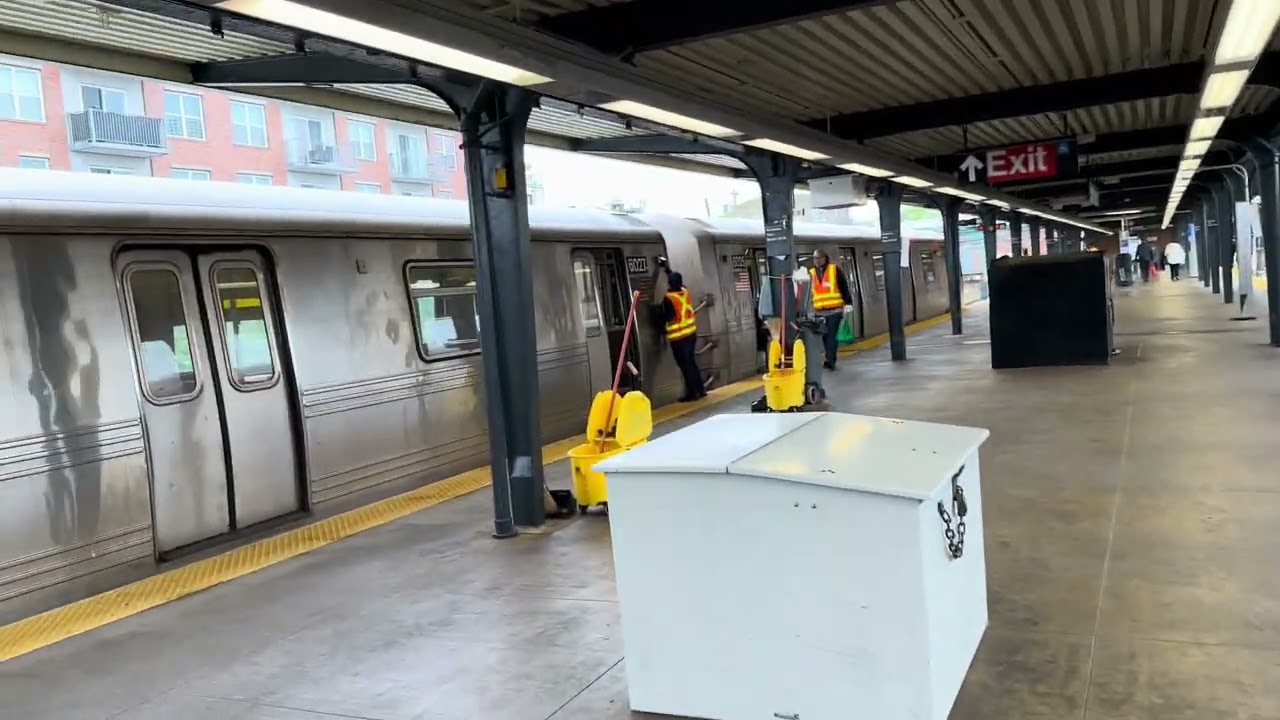 NYC Subway: Brief Look at R46 Rockaway Shuttle During Shutdown