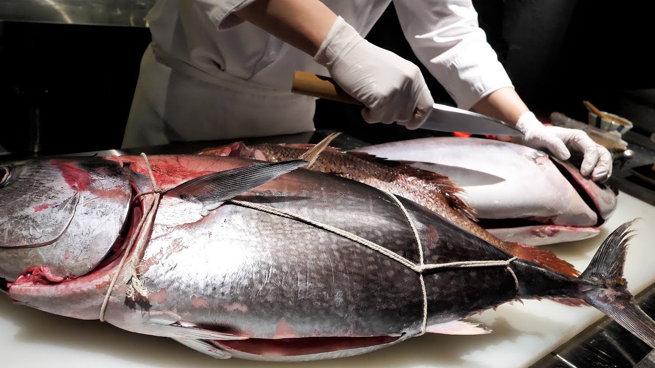 Различные японские блюда с сашими сухой выдержки - Корейская уличная еда