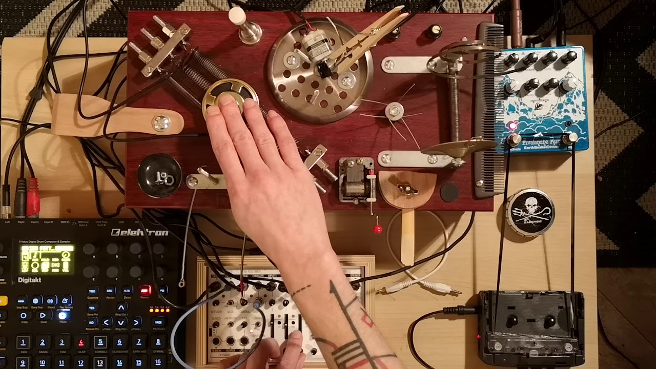 Lockdown experiment #1 (Koma Field kit, tape loop, noisebox and Digitakt)
