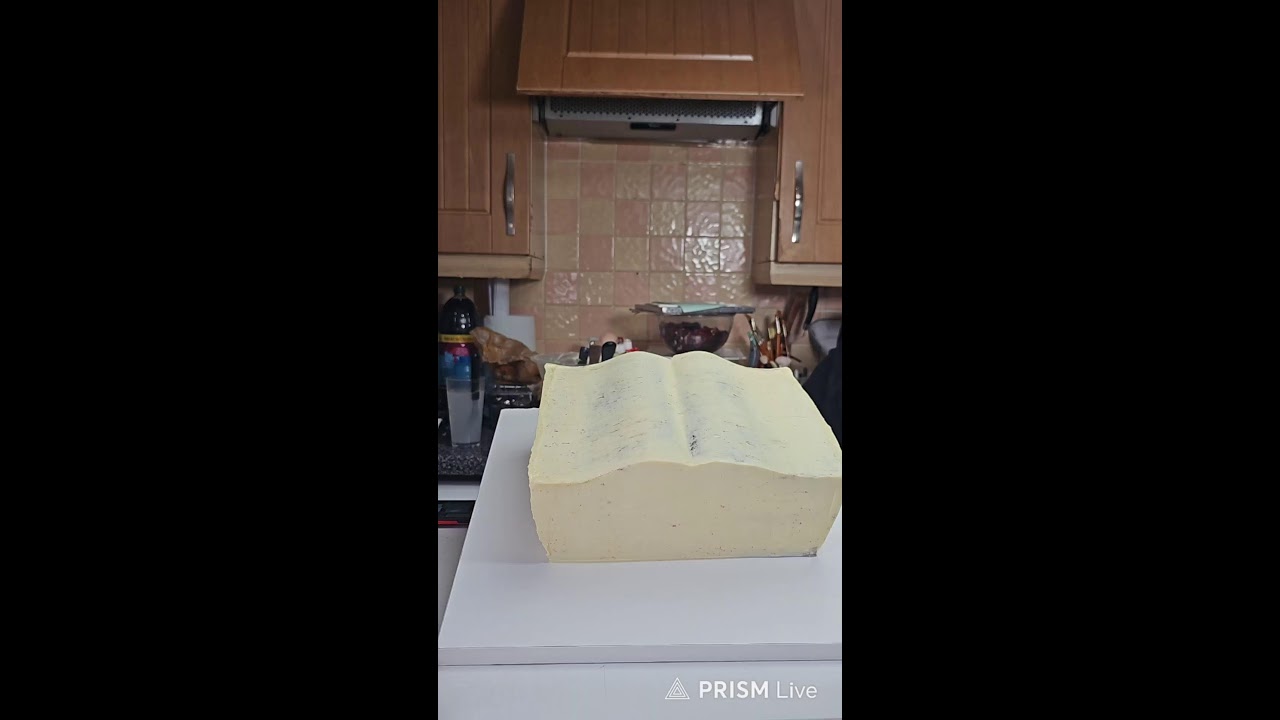 Live| how to crumb coat a book cake with ganache
