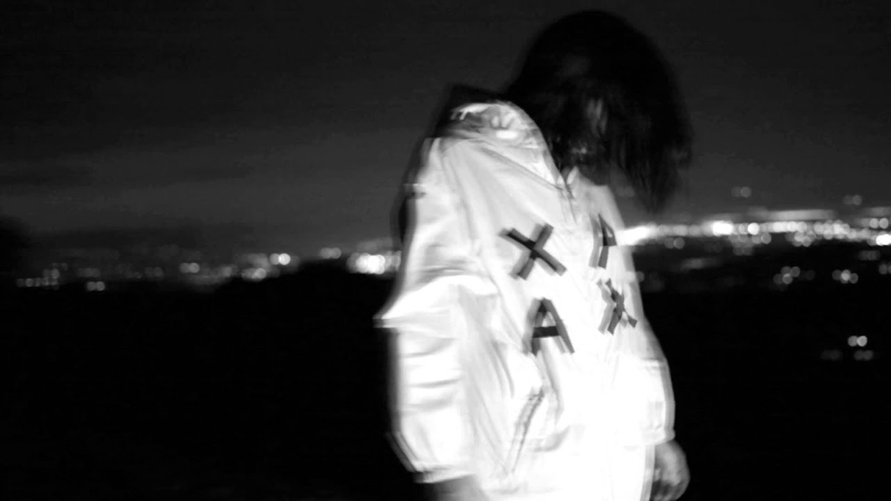 Elohim - Xanax (Official Music Video)