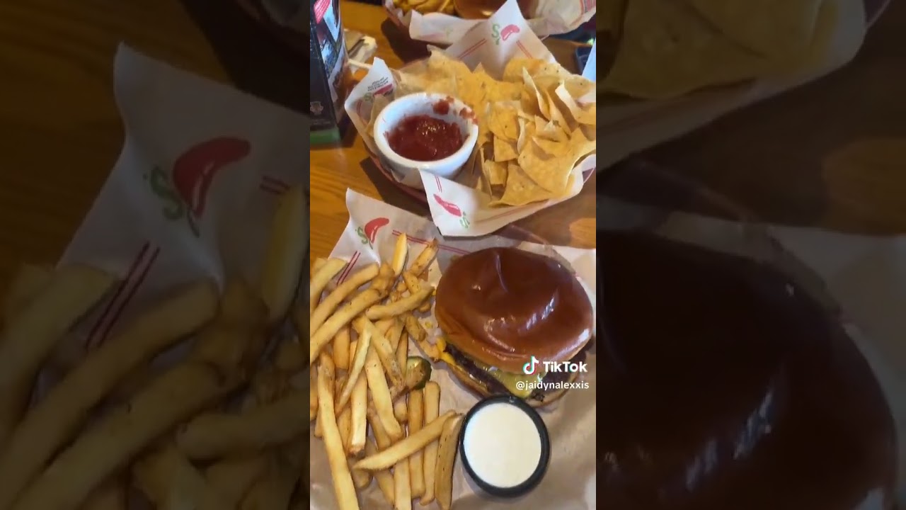 Jaidyn Alexis Come TO Chili's With Jaidyn Alexis Hangover Cure #eating #chillis #fyp #JaidynAlexis