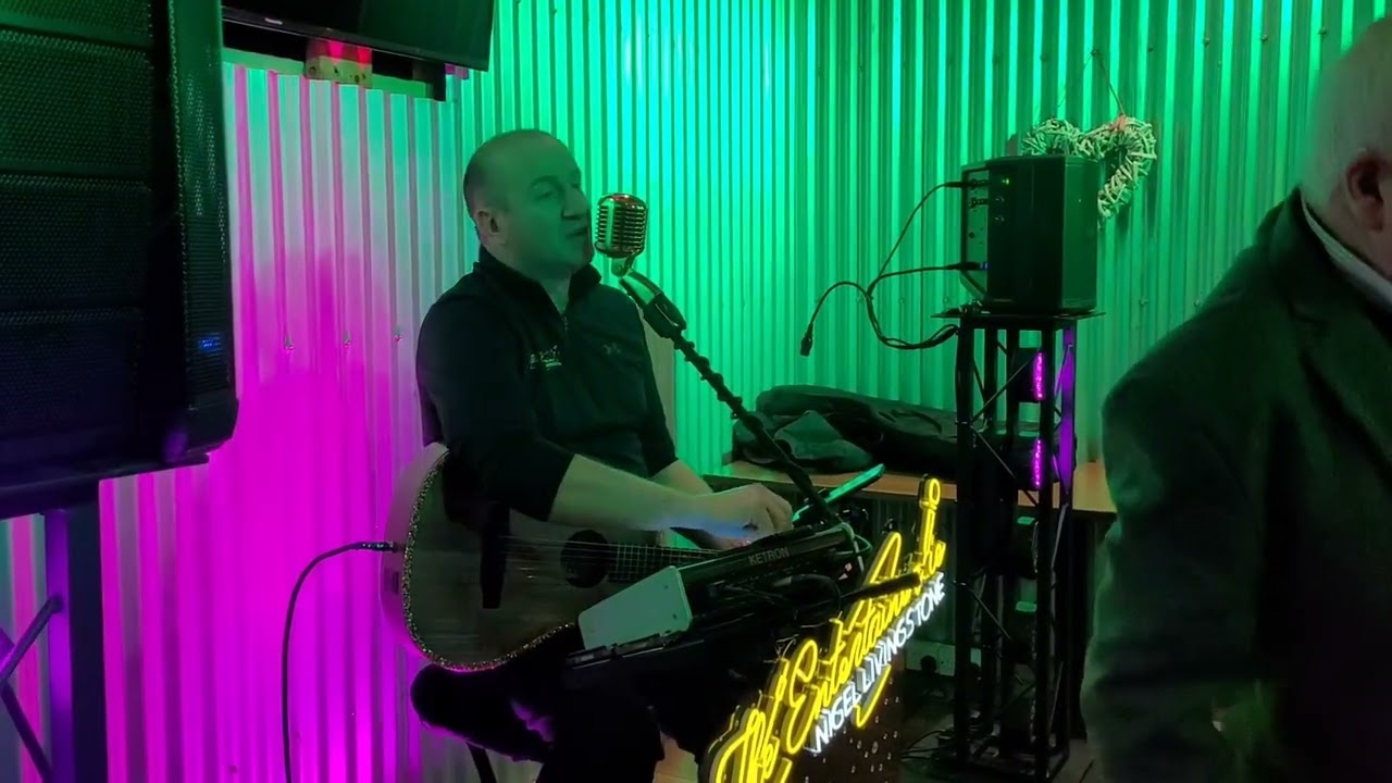 Nigel Livingstone singing Thanks to You in The Hatch Bar Ardee - 13th February 2026