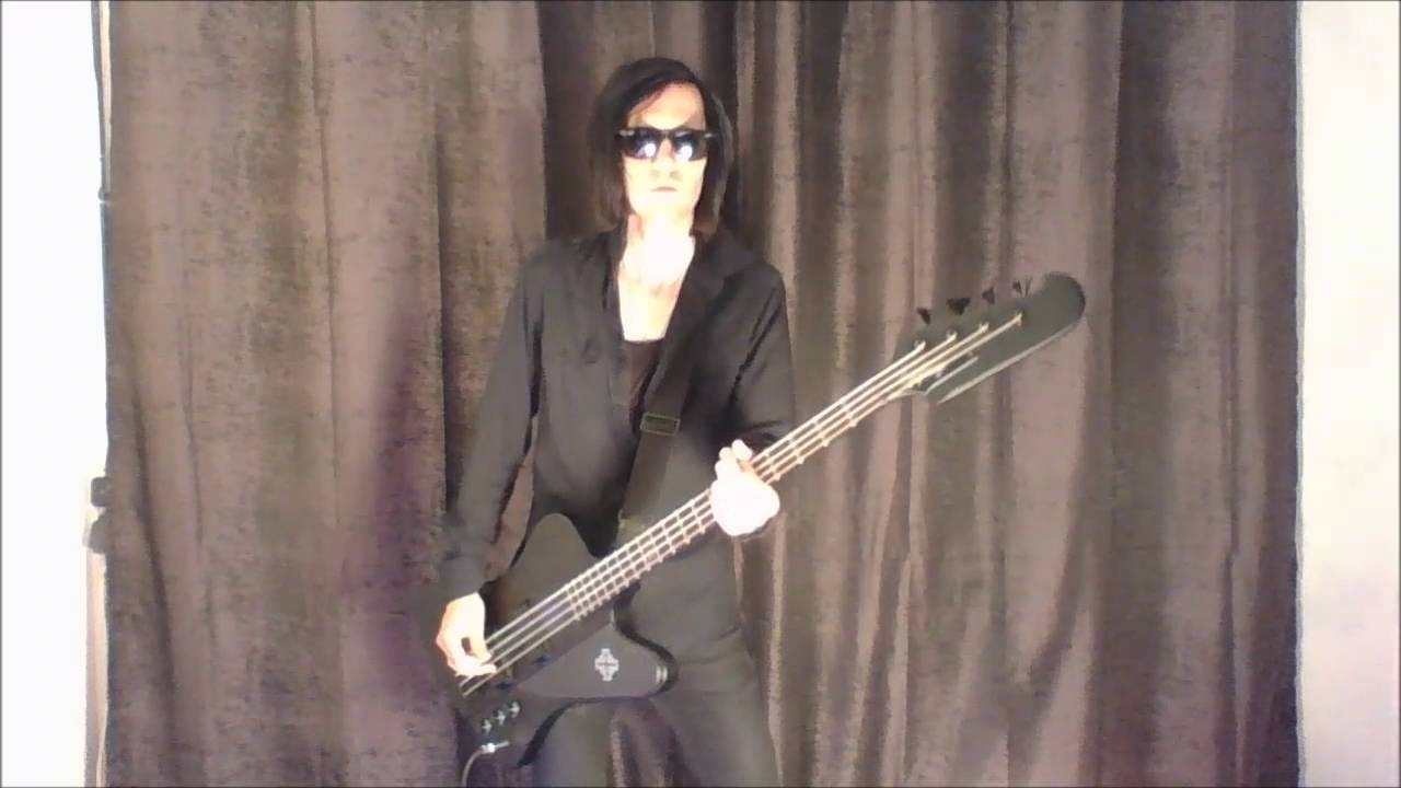 Marilyn Manson - Angel With The Scabbed Wings (Bass Cover)