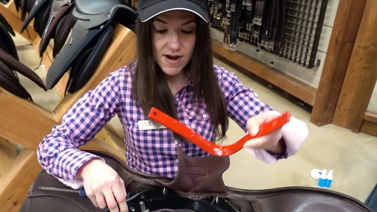 How To Change A Gullet & Add Risers To A Bates/Wintec Saddle | Naylors Equestrian